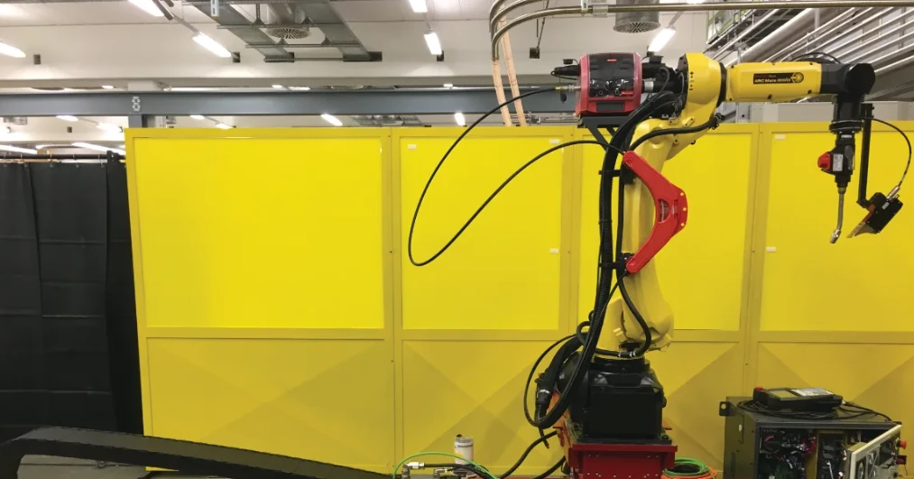 Reduzierung von Ausfallzeiten bei Schweißrobotern durch neue Schienen­technologie