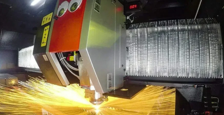 Wasserstrahl- vs. Laserschneiden: Geschwindigkeit