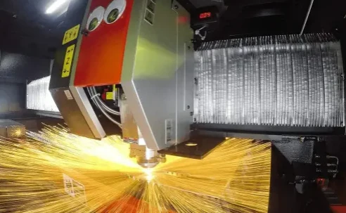 Beeinflussen flexible Metalle die Genauigkeit des Lasers?