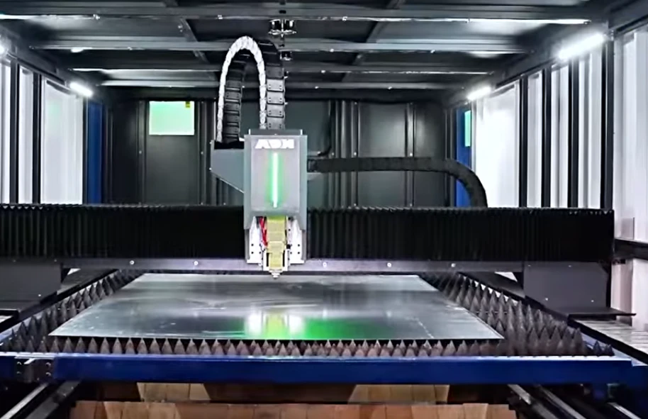 laser cutting machine